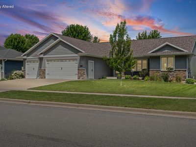 929 Rolling Oaks DRIVE