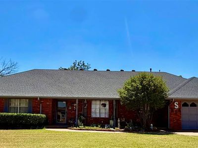 Property at 214 W Broadway Ave, Cashion, OK