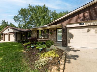 494 Amity Ln