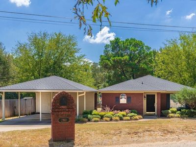 2811 Birdwell Ln