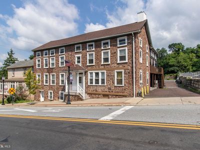 159 Main St