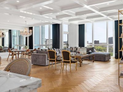 250 W Spring St #1114