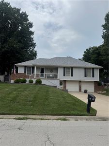 Property at 304 SE Colony Dr, Lees Summit, MO