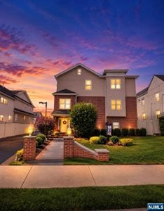 43 Bridge St #1