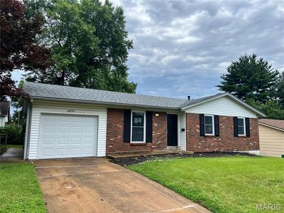 3270 Kingsley Dr