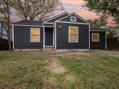 Property at 1527 Columbia Ave, Corsicana, TX