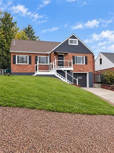 210 Sunny Dr