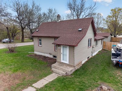112 Woodland Ave E