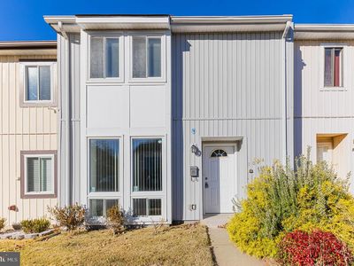 1024 Queens Ct