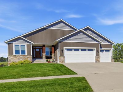 515 21st Pl NE
