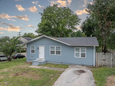 1305 N Frisco Avenue