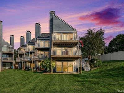 215 N Shore Dr APT 1