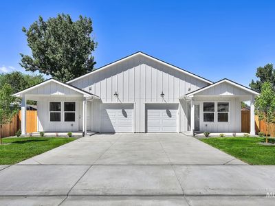 1115 S Commercial Ave
