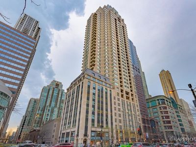 118 E Erie St Unit 15A
