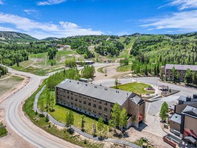 223 W Hunter Ridge Dr #B123