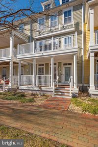18 Canal Side Mews W