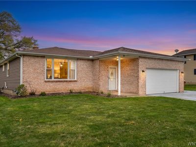 8 Cromwell Dr