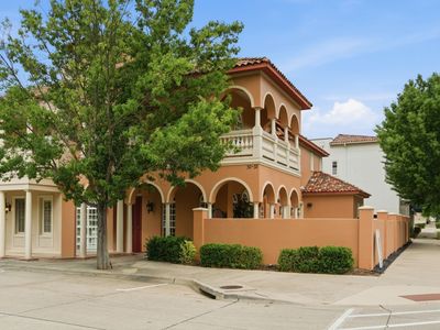 30 Piazza Ln