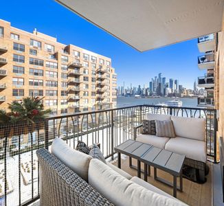 2 Constitution Ct APT 814