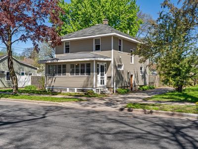 521 Winnebago STREET