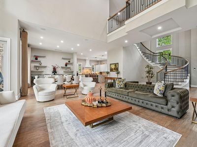 13927 Perthshire Rd