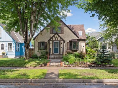 1017 Hawthorne Ave E