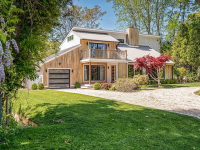 221 Redwood Rd