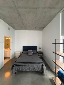 151 SE 1st St APT 3404