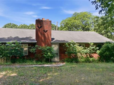 6628 University Pkwy