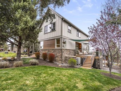 224 Volunteer Park Ln