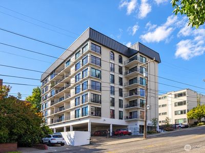 1001 Queen Anne Avenue N #401