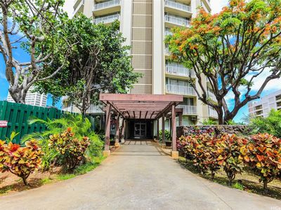 750 Amana St APT 1612