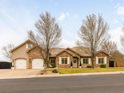 795 E Desert Bloom Ct