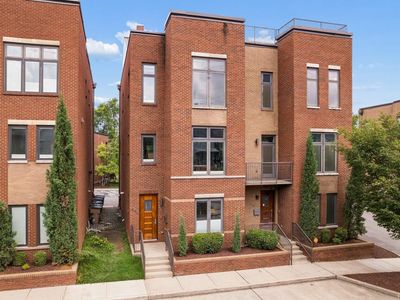 418 Van Buren St