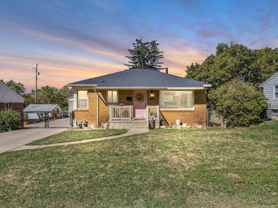 717 Robins Ave