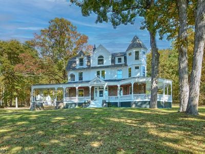 211 Mountainside Rd