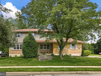 2711 Landon Dr