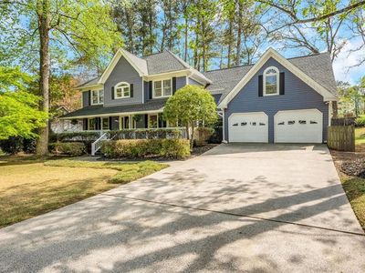 3320 Woodsfield Dr NE