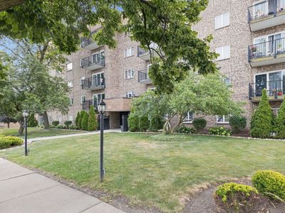 907 Curtiss St APT 304