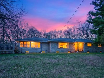 3928 Stonewall Rd