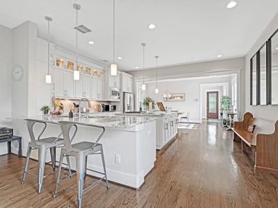 402 W 28th St
