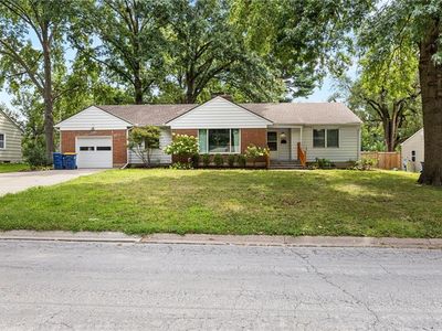 Property at 5627 Russell St, Mission, KS