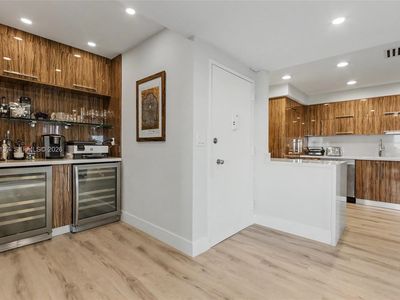 500 Bayview Dr APT 822