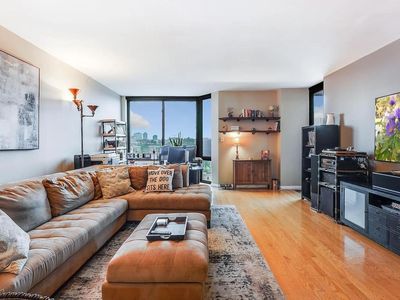 700 Grove St APT 1204