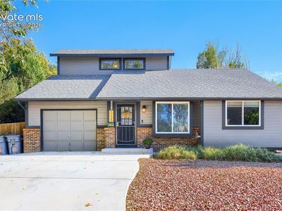 1135 Greenbrier Dr