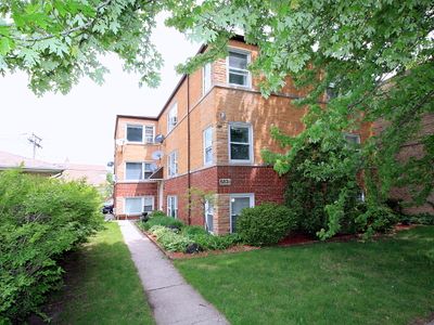5824 W Higgins Ave APT 2N