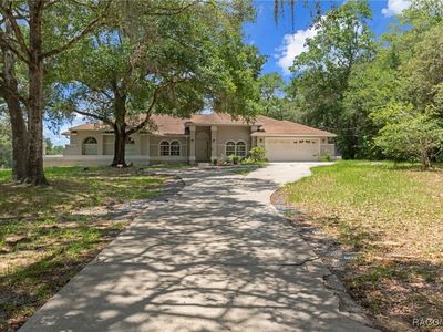 3042 N Eisenhower Ave