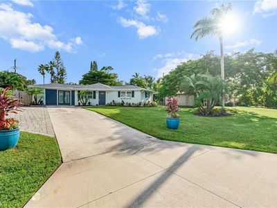 9792 Tonya CT
