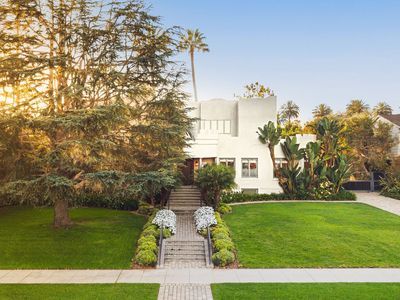 233 Marguerita Ave