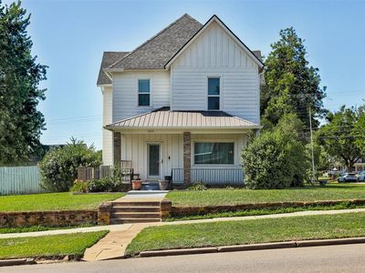 1323 W Noble Ave